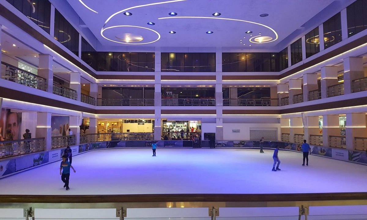 Ice Rink Dubai Mall Tour